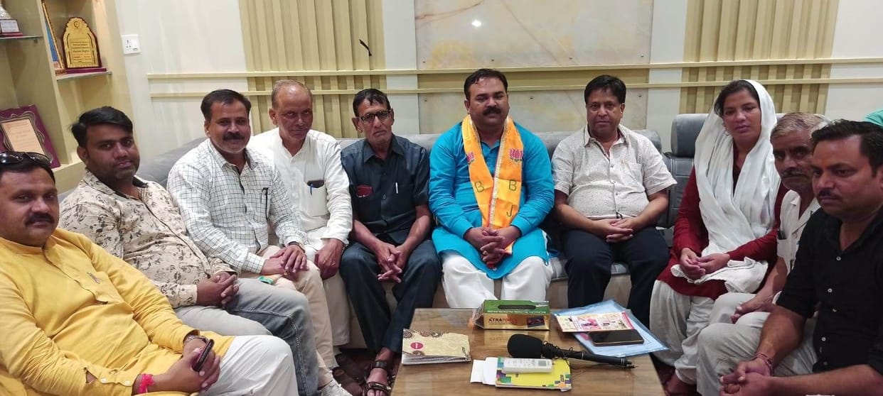 Hathras: Development work worth crores done in the district in four and a half years