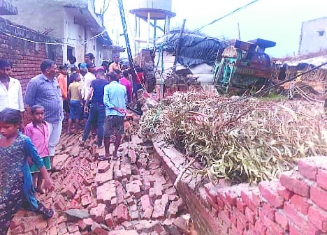 Two killed, two scorched due to lightning