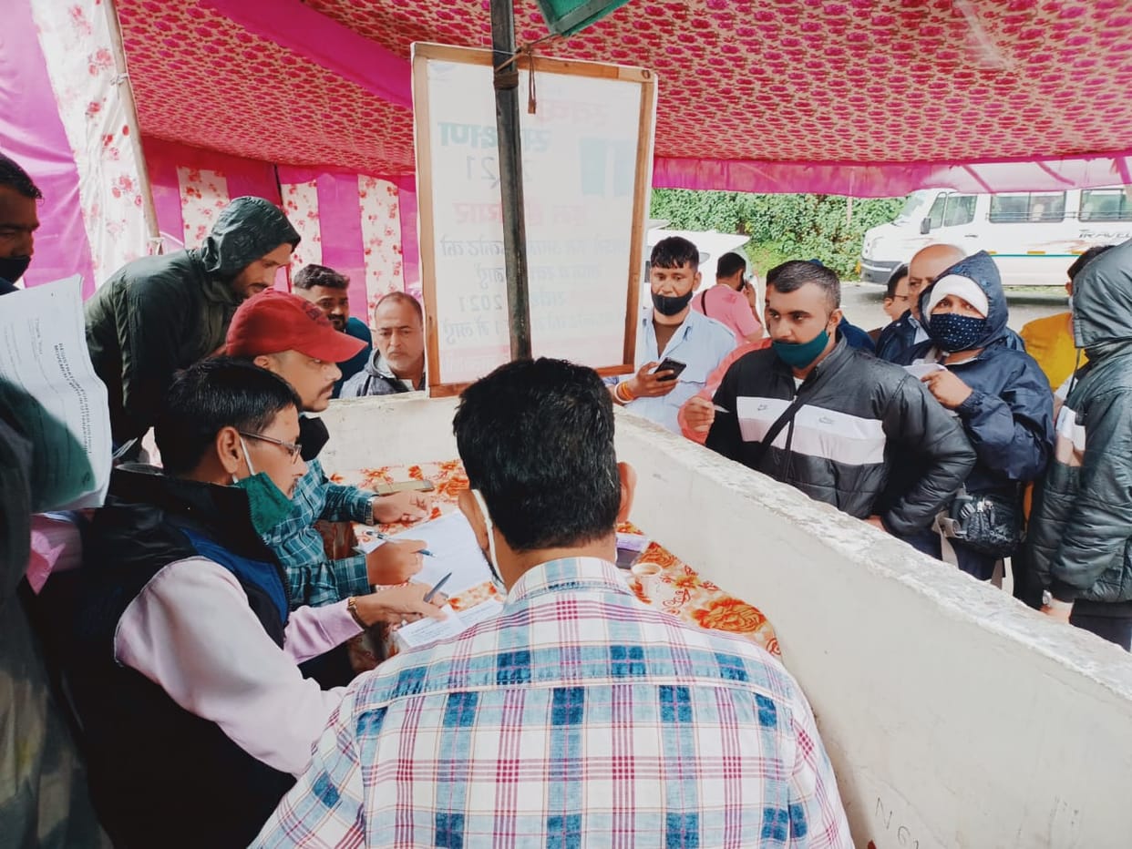 chardham yatra 2021: Devotees getting upset due to incomplete preparations of government system