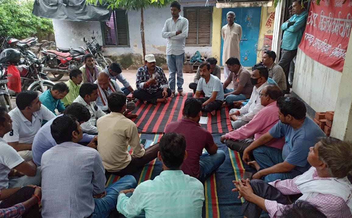 Condemnation of removal of contract workers