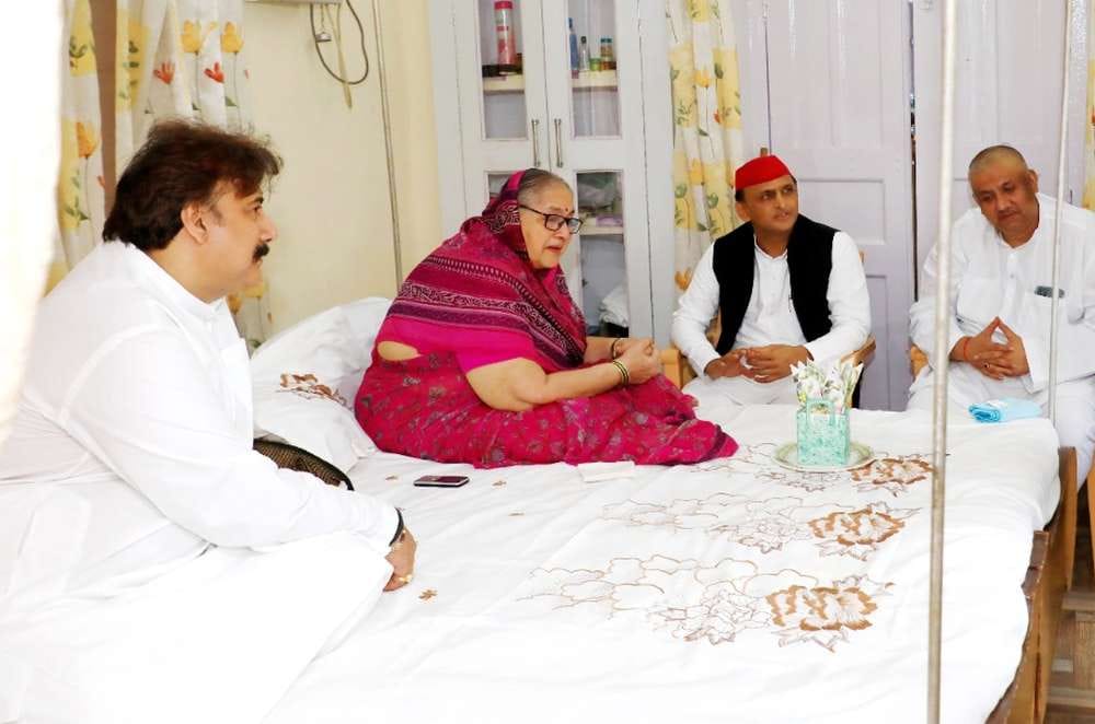 Friendship has lasted for 27 years, former CM reached friend's house