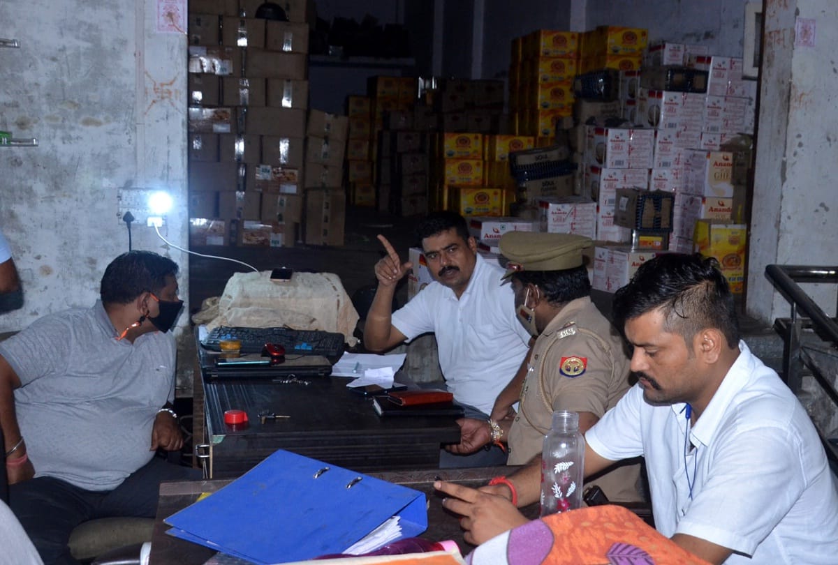 STF along with legal advisor of Ambani Group raided oil wholesalers 