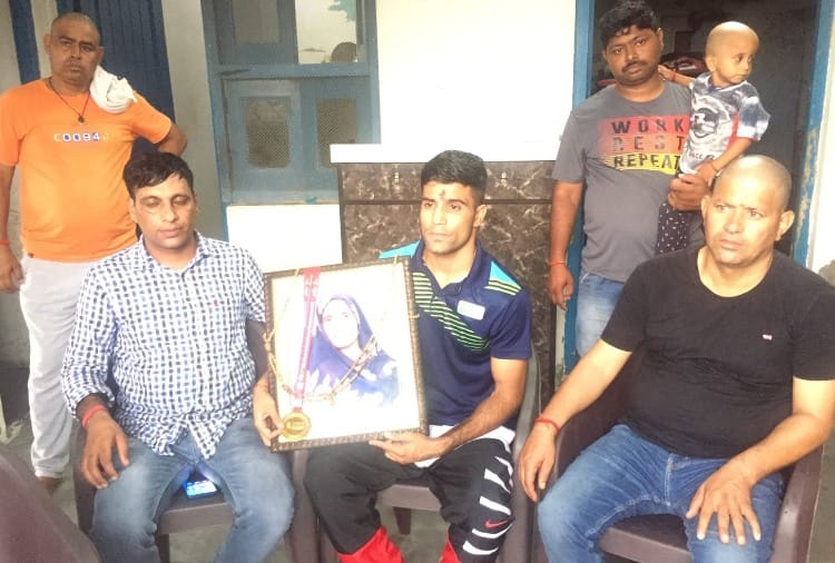 Mother died before the son returned home after winning the gold medal in Bhiwani