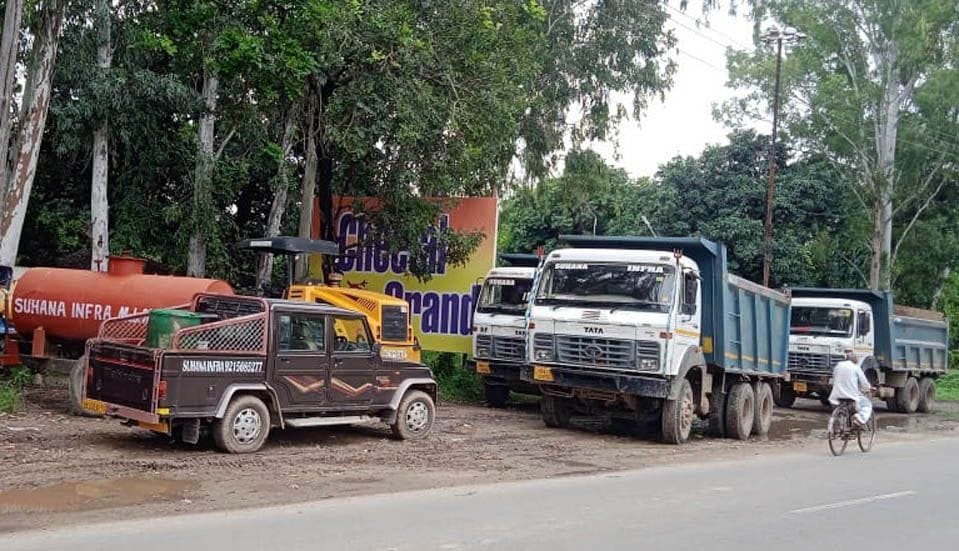 In Muzaffarnagar, the work of railway corridor is hanging without soil.