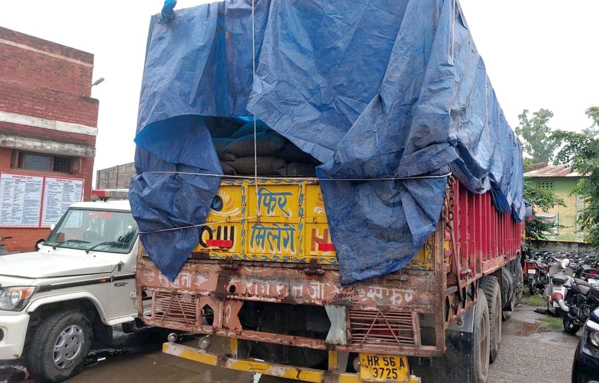 The officials of HAFED and HWC told the stock of their respective godowns as complete