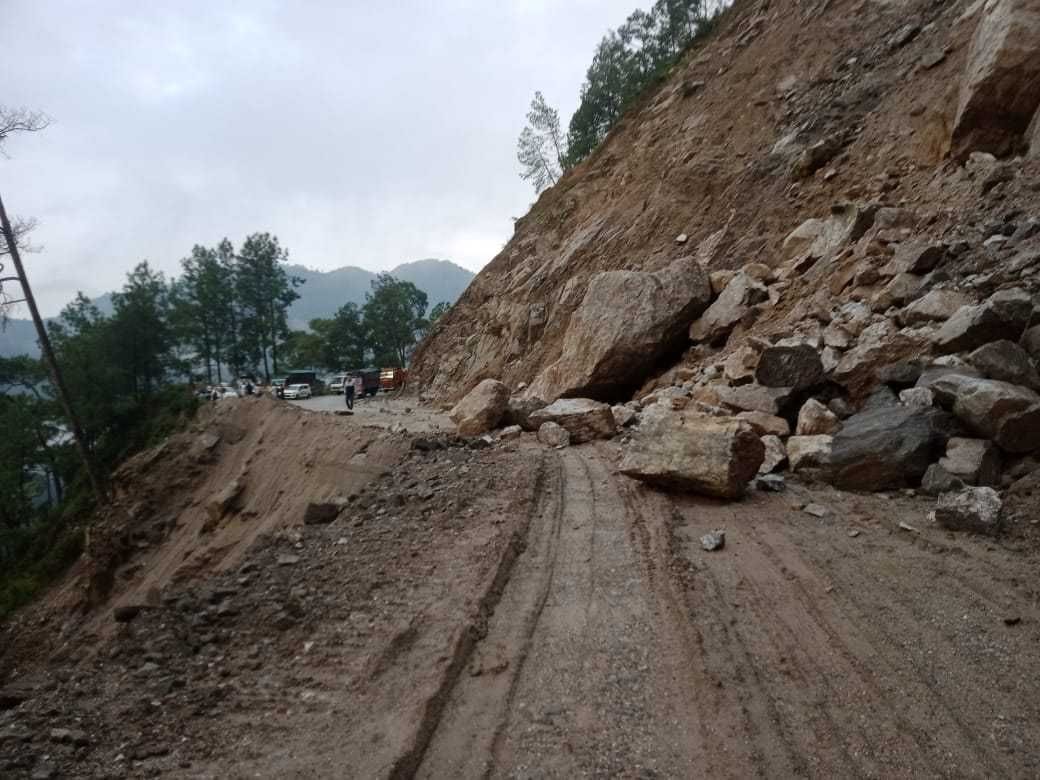 road blocked in swanla for two hours