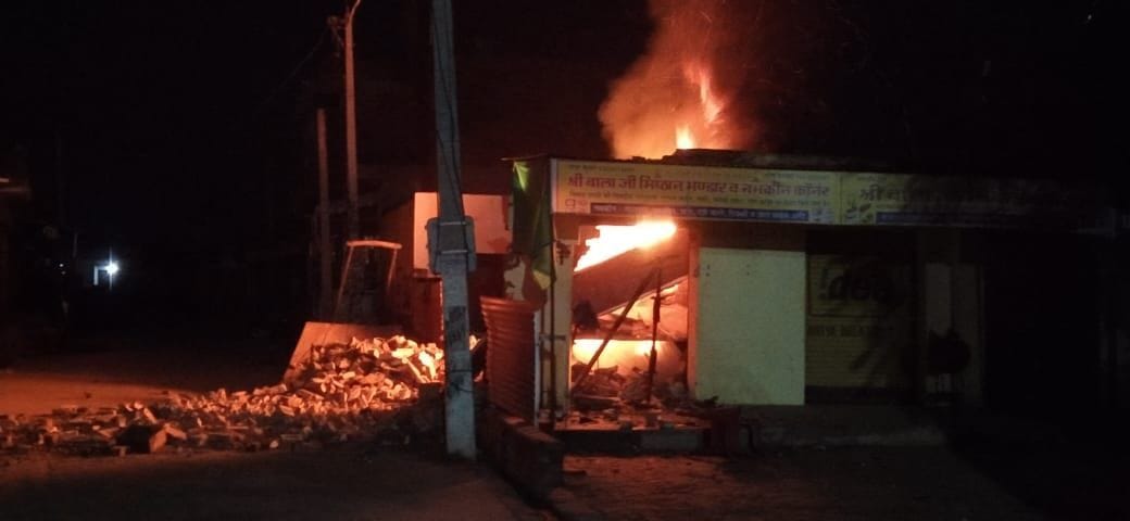 Fire in confectionery shop due to short-circuit, goods burnt