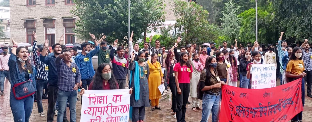 No light, no fan facility in classrooms, vallabh college mandi