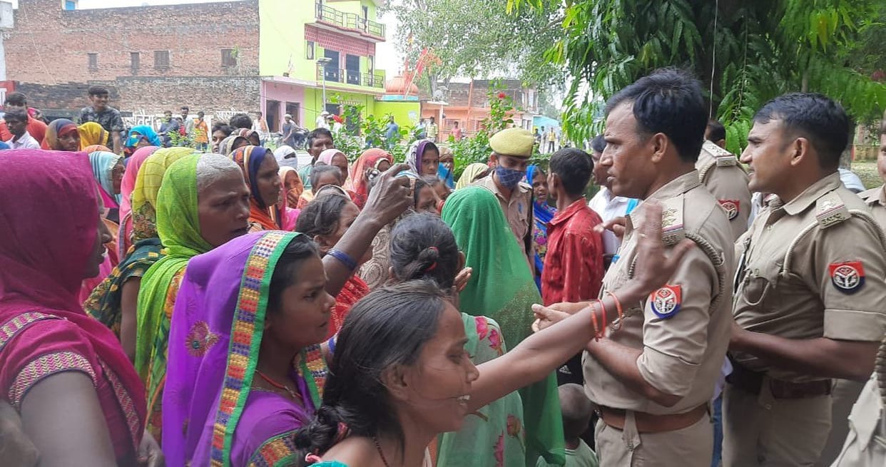 Old man dies due to bike collision, villagers surrounded police station for not registering case