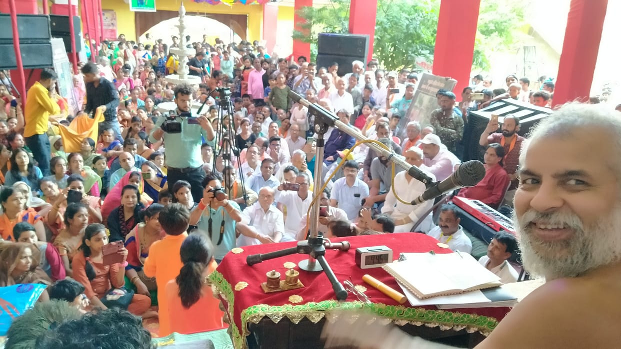 etawah news,Panchamrit Abhishek on Navagraha idols in Kunaira