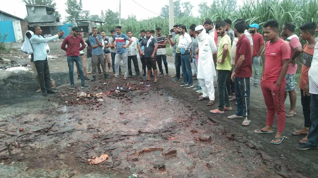 Plywood factories released dirty water, villagers jammed in protest, Yamunanagar