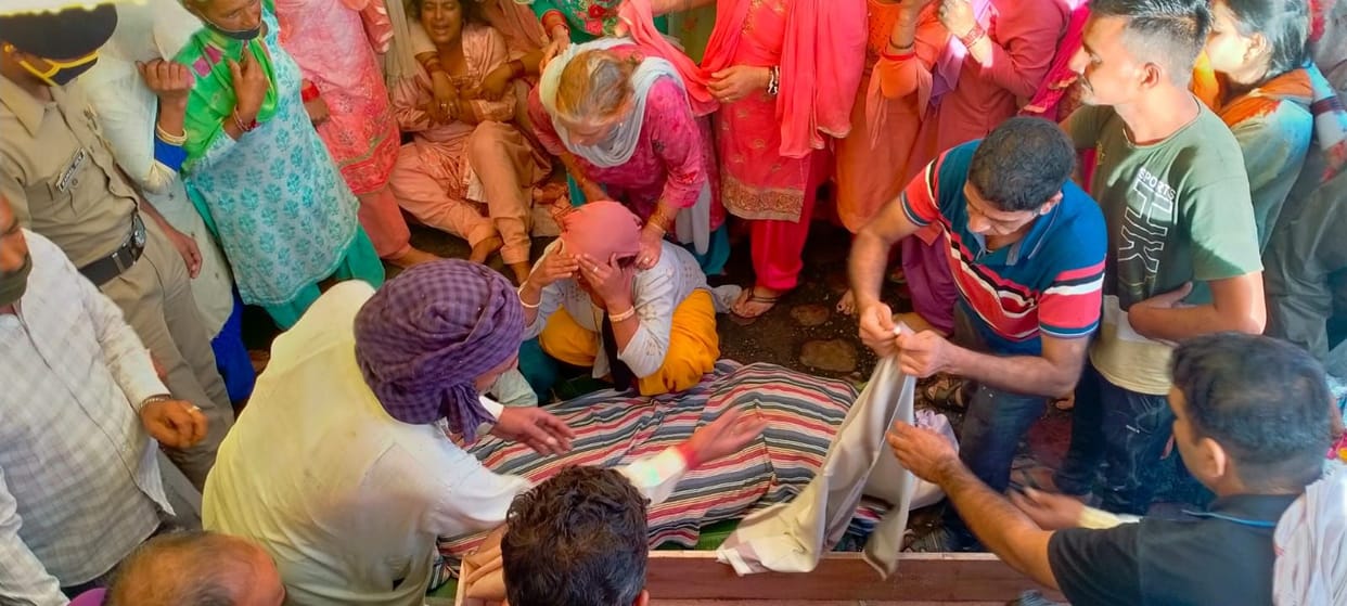 Hamirpur lost three policemen together, mourning across the district