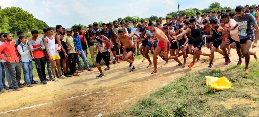 Ruchi Yadav and Dilsukh won in one and a half thousand meters race