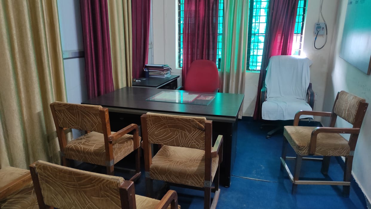 Vacant posts of more than 17 officers