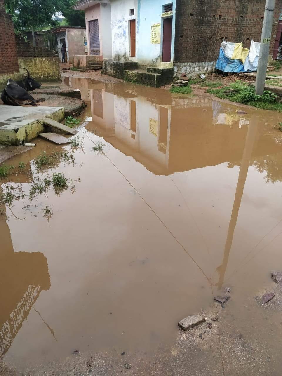 water discharging block, water gathering in road
