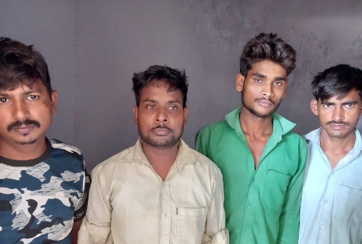 Police arrested four miscreants near agra-lucknow expressway in firozabad
