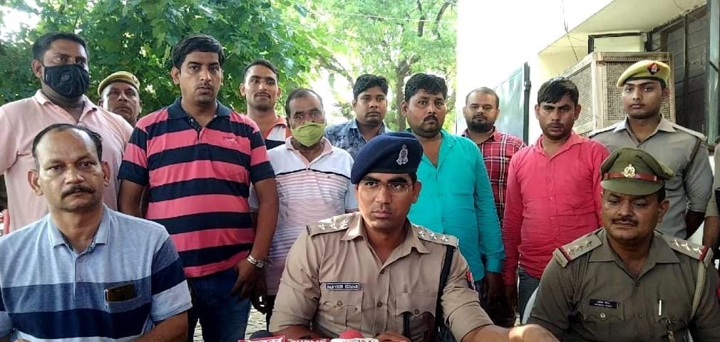 etawah news,Three bookies arrested, Rs 3.22 lakh recovered
