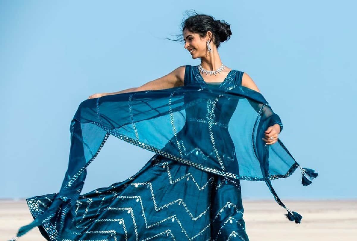 Perfect Hairstyles For Salwar Suit Look Easy hairstyles With Traditional outfit
