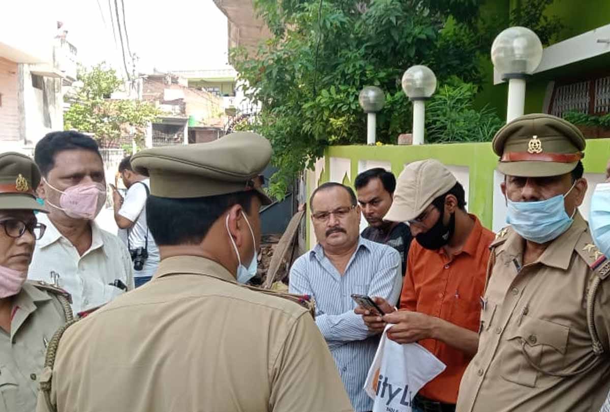 Unnao: Daughter-in-law evicted father-in-law and mother-in-law from home, DM-SP reached, son was died from corona