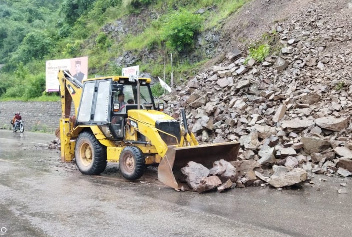 weather update himachal : heavy rain in shimla himachal pradesh Lahaul Spiti and high peaks of Manali received fresh snowfall