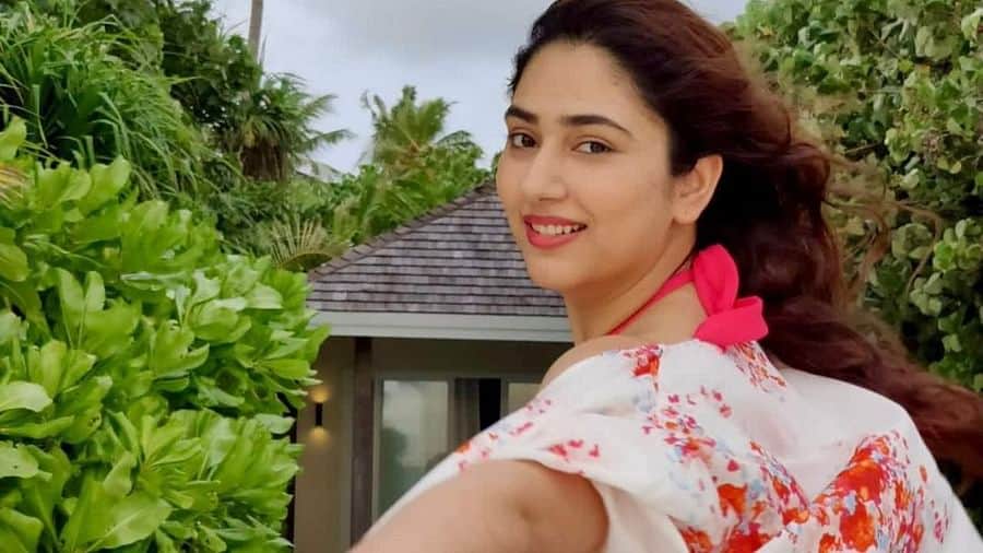 Bold and Beautiful: bade acche lagte hain actress Disha Parmar's sizzling bikini avatar in maldives