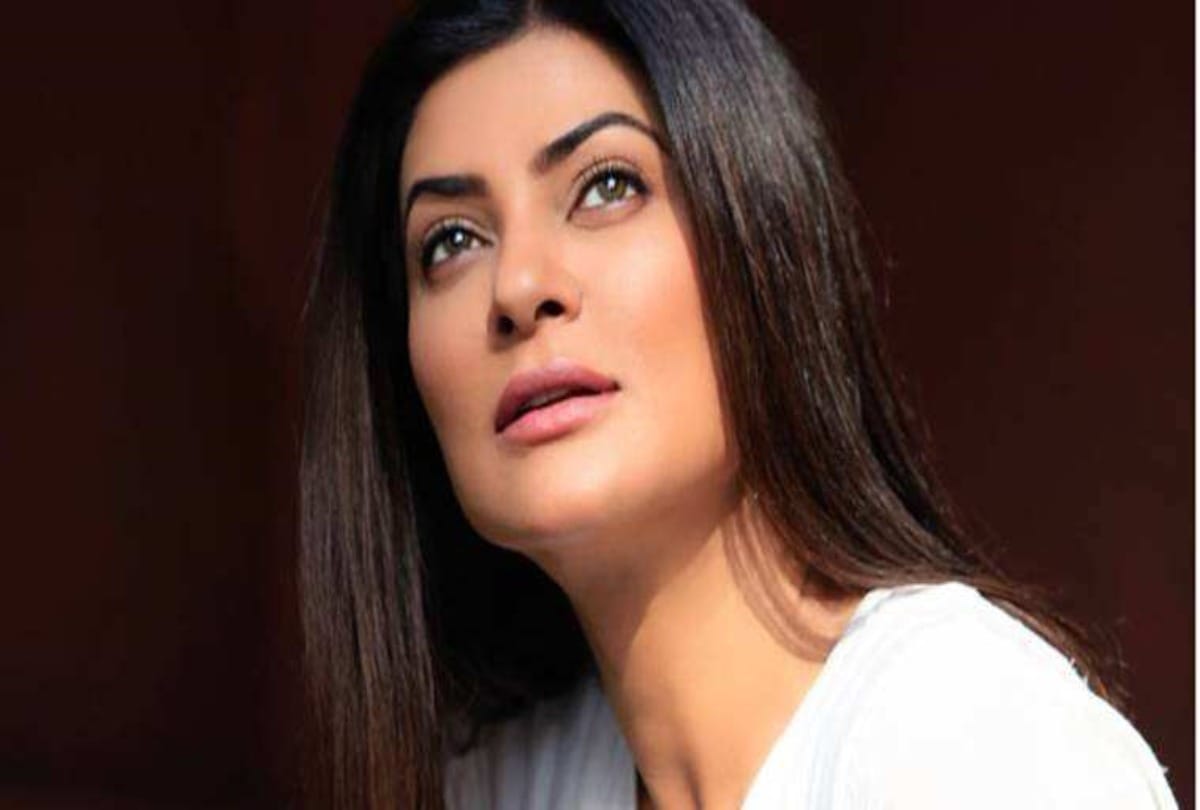 Sushmita Sen says she does not allow anyone to gift diamonds, not even Rohman Shawl