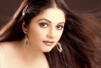 Bollywood Actress did not get Success after Debut Film Hit Sonal Chauhan Gracy Singh Esha Gupta Prachi Desai