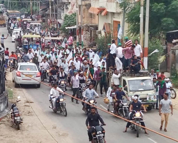 Padyatra of Kisan Mazdoor Sangathan reached Charthaval