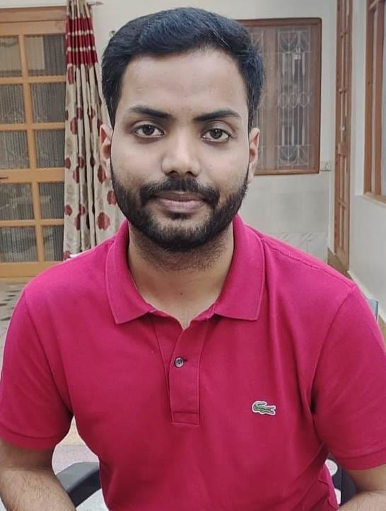 Abhishek Singh became IAS from PCS, atmosphere of happiness
