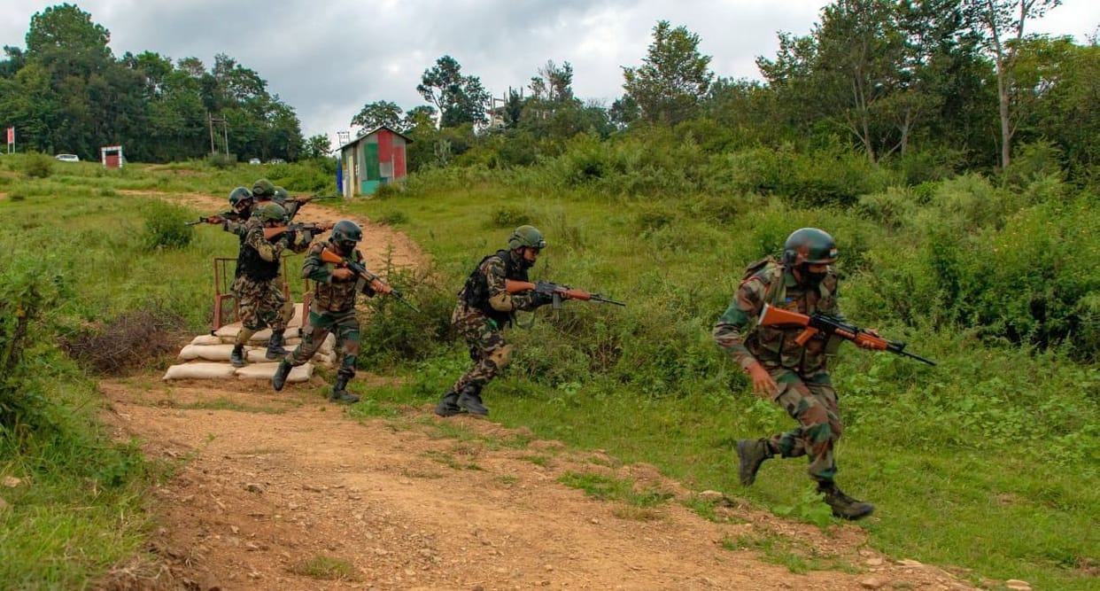 Suryakiran-15: Indo-Nepal soldiers showed war skills