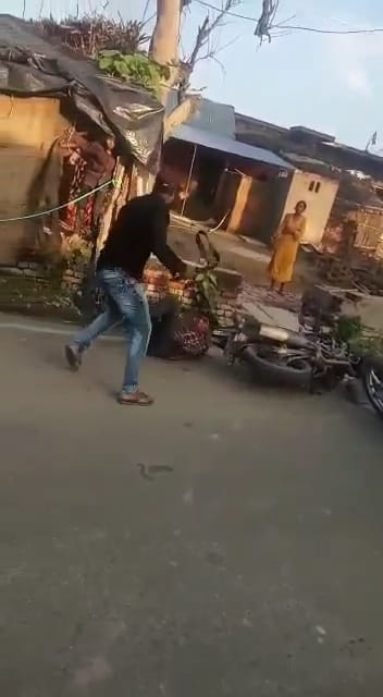 etawah news,Video of assault during Ganesh Visarjan Yatra goes viral