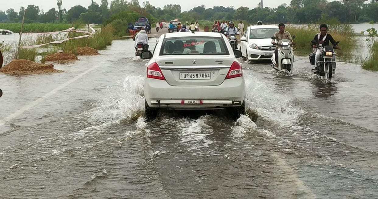 Water filled on NH, traffic of heavy vehicles stopped