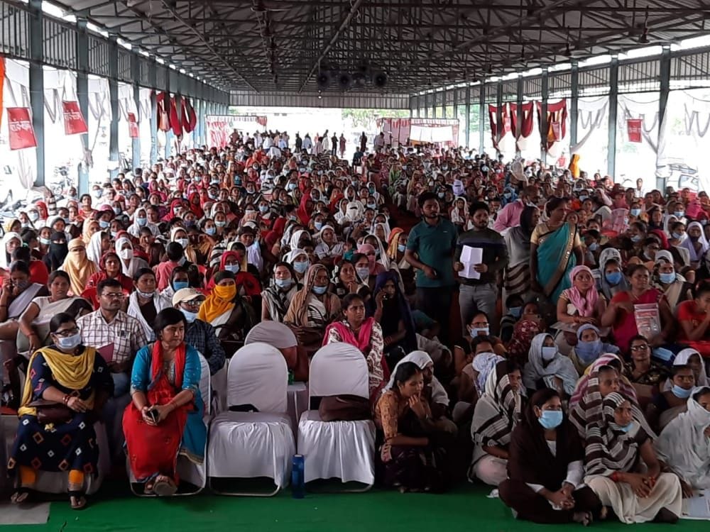 Asha Bahus and Sangini honored for doing better work