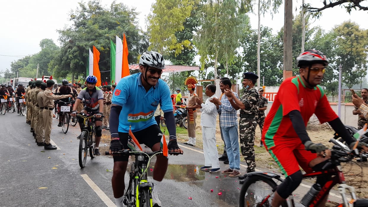 etawah news,Border Security Force's cycle journey reached Etawah