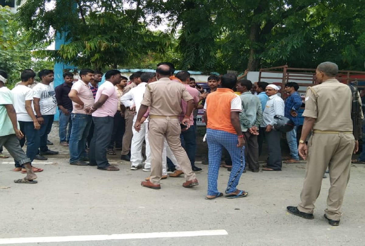 Road accident in Varanasi bike rider youth dies after hit by overspped vehicle uproar among family members