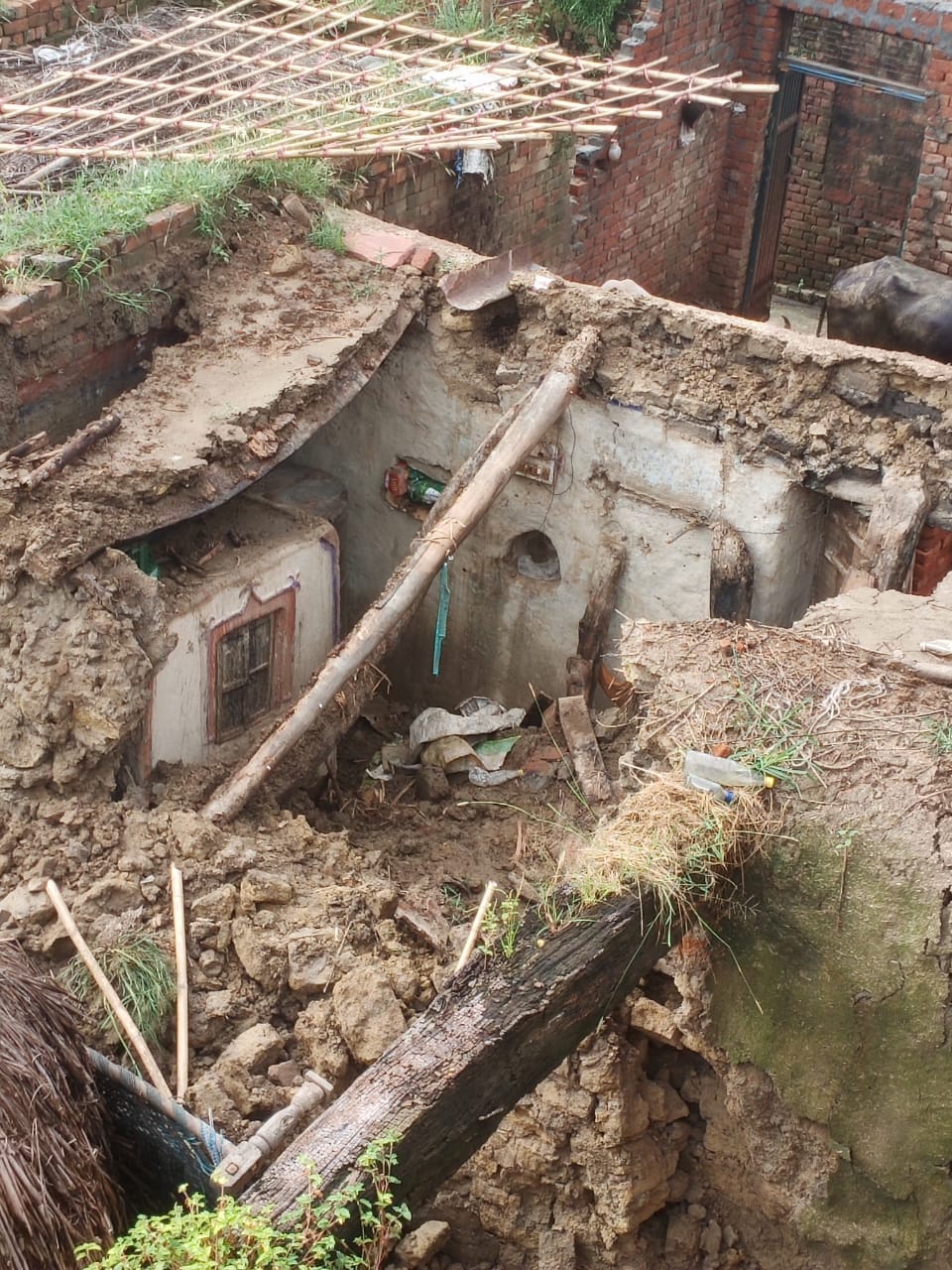 Laborer's house fell in heavy rain