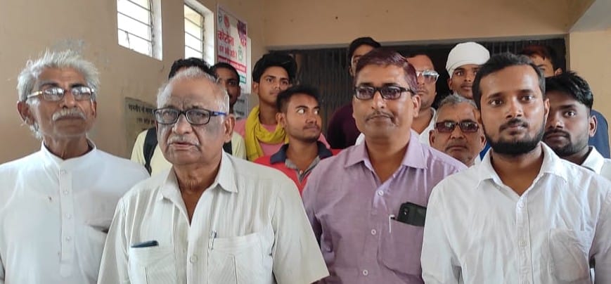 Vishwakarma society demonstrated against the MLA