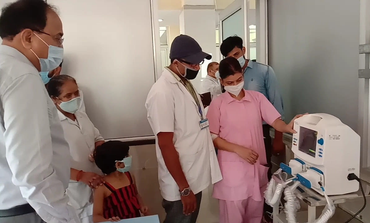 Nurse could not operate D fibrillator in PICU