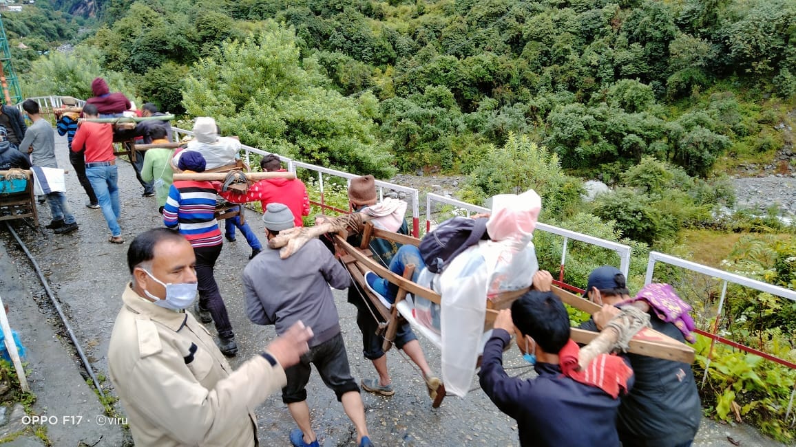 chardham yatra 2021: movement of devotees increased in Yamunotridham for the last two days, the faces of the businessmen blossomed