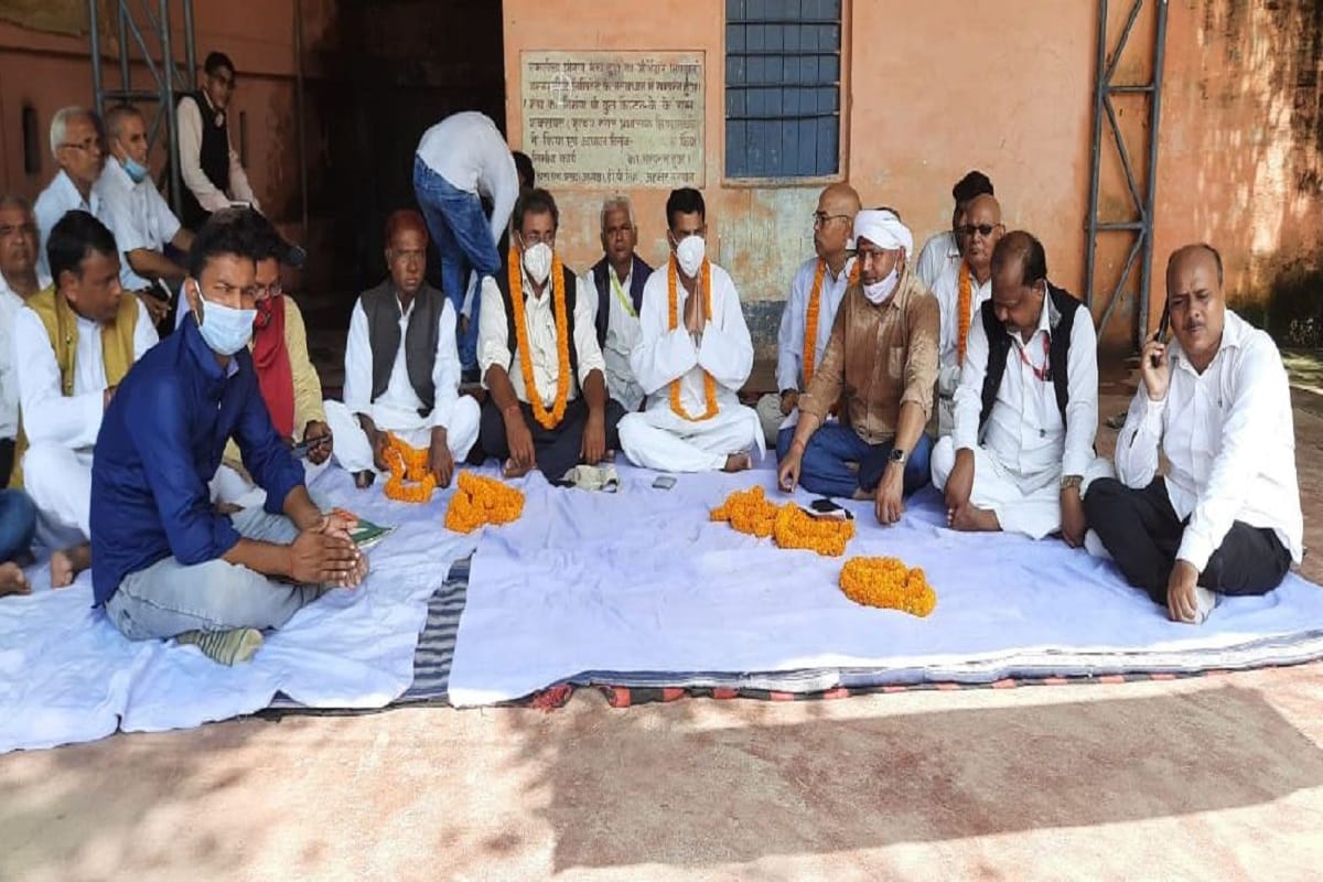 Demand to make Duddhi a new district of Uttar Pradesh demonstration in Sonbhadra police clashed