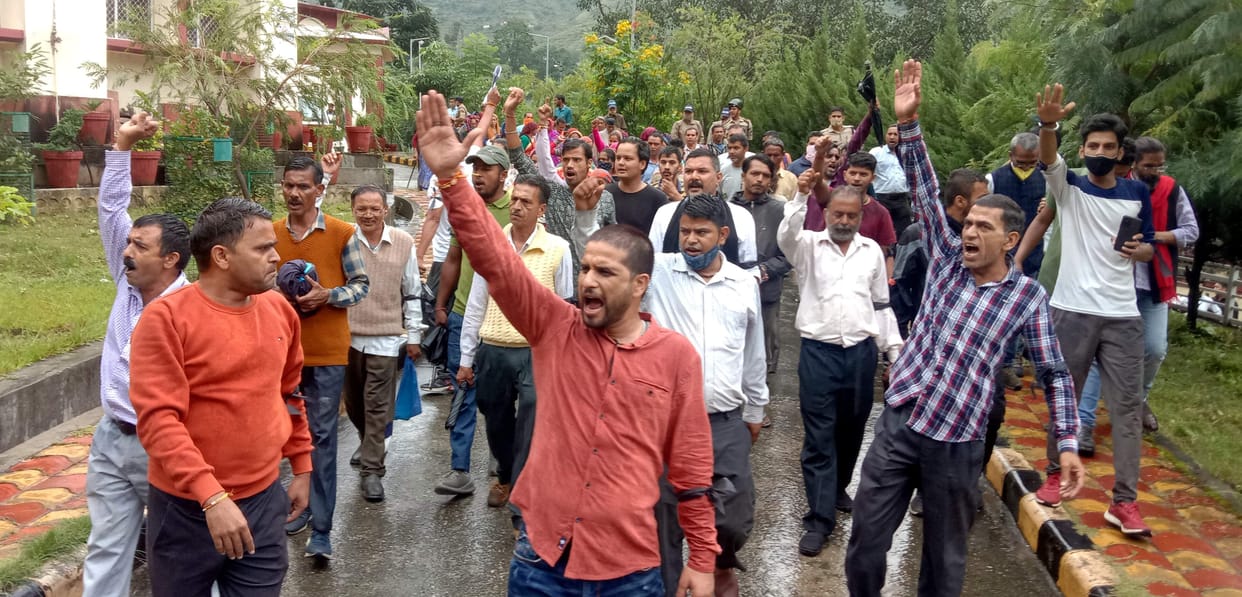 People of Haat village landed on the road