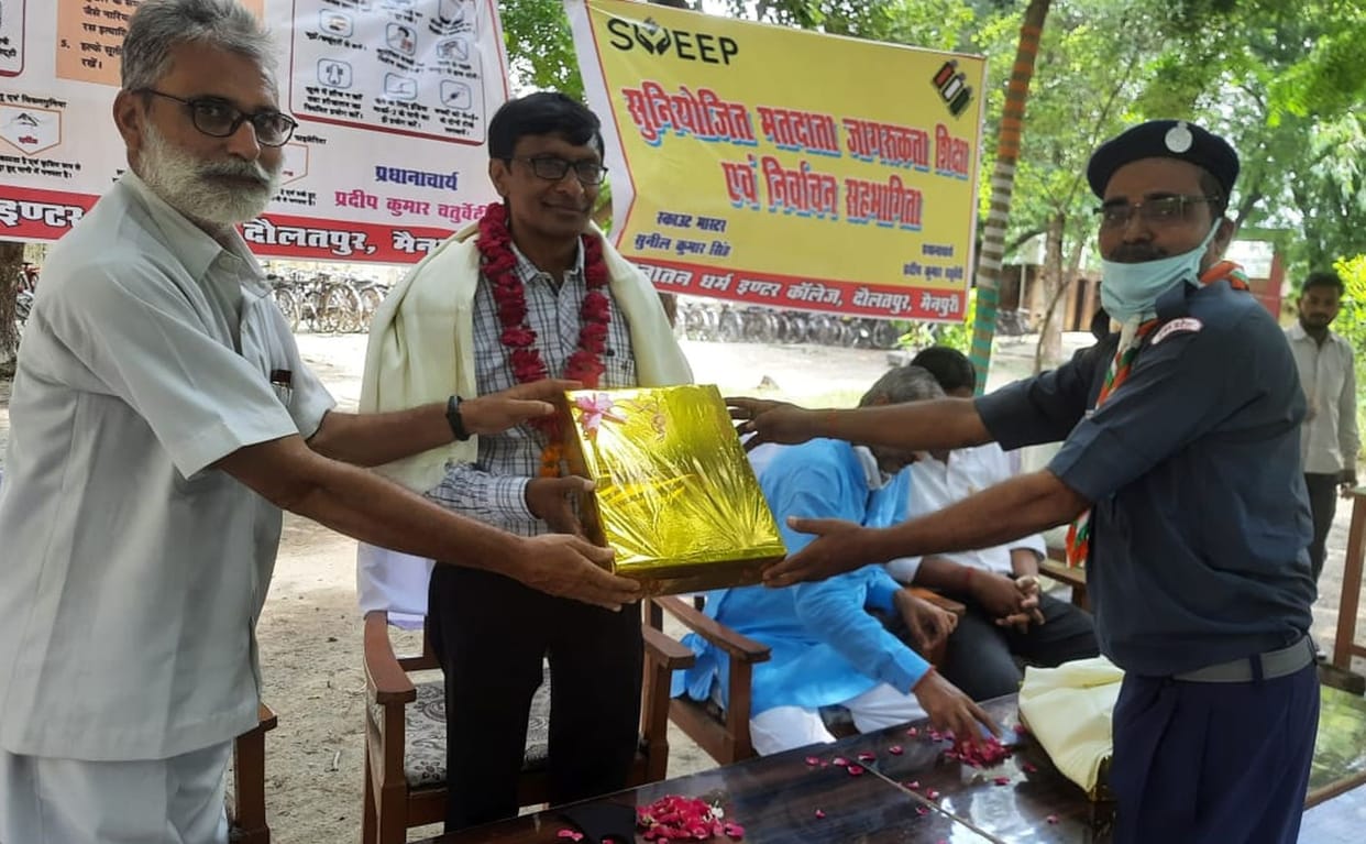 Information about prevention of communicable diseases should be given to the students daily: Raghuraj Singh Pal