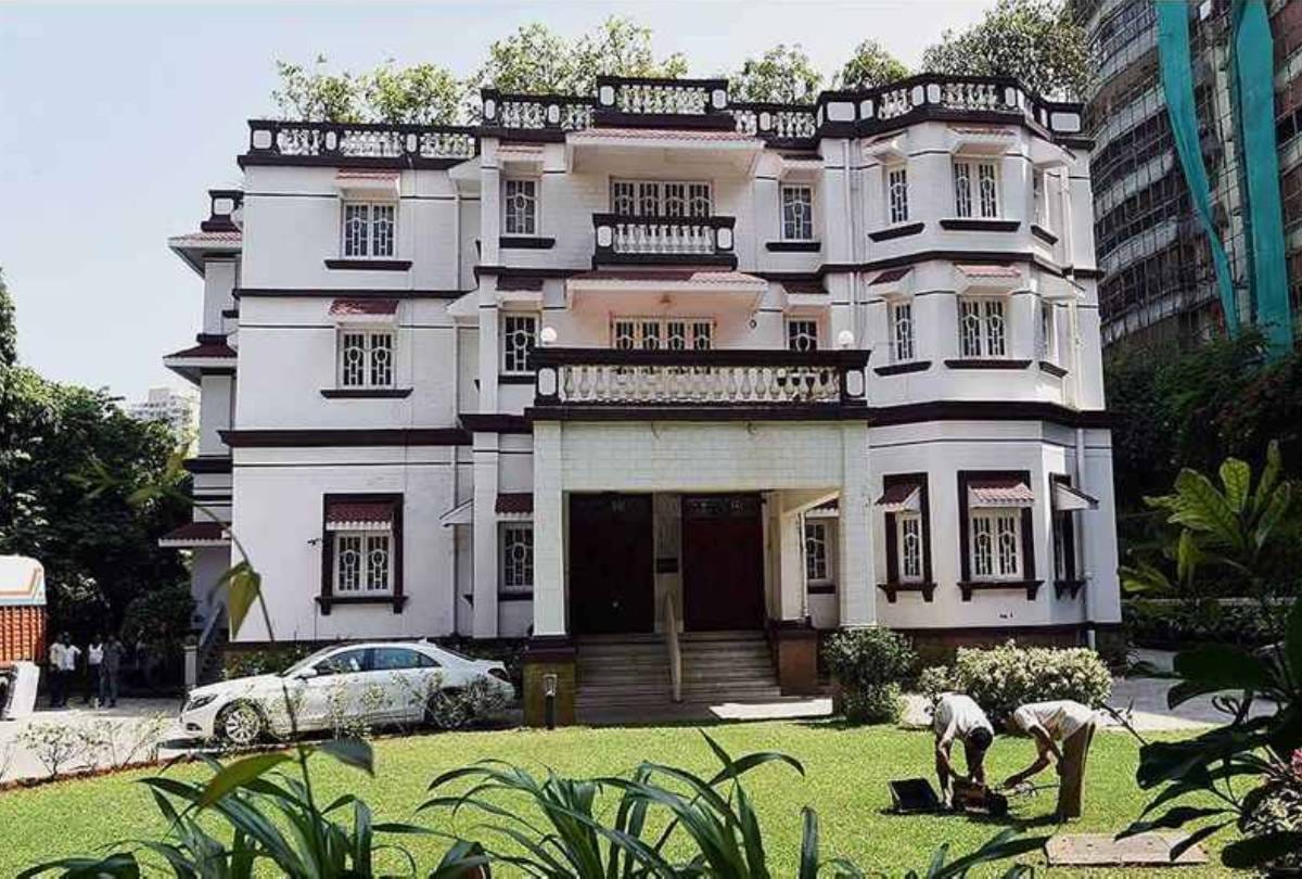 the cost and Beauty of luxurious houses of 7 richest personalities of india