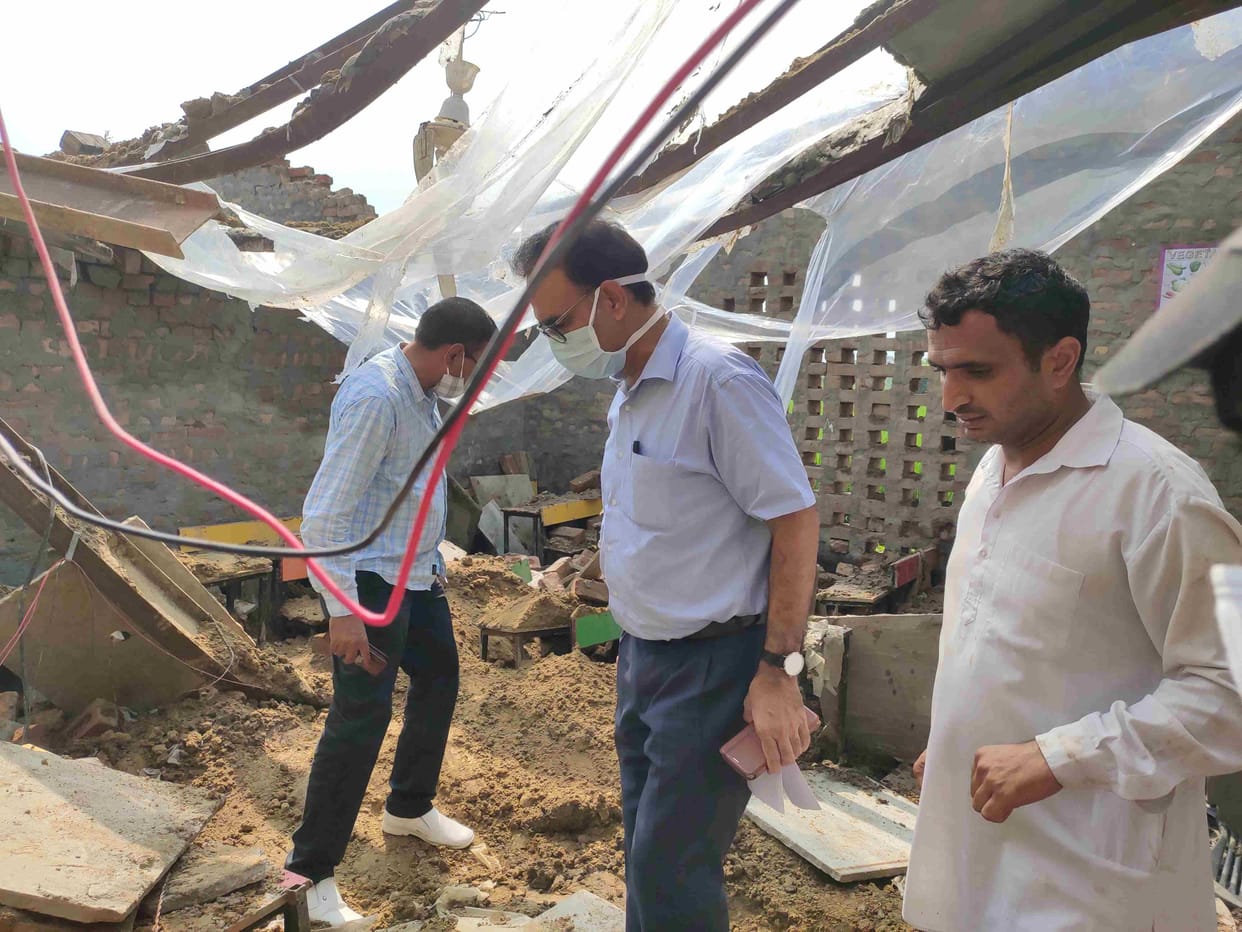 School opened despite state holiday, condition of many rooms pathetic
