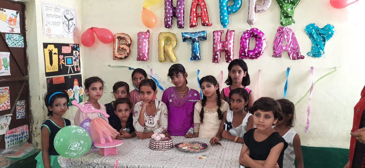 Meena's birthday celebrated with pomp