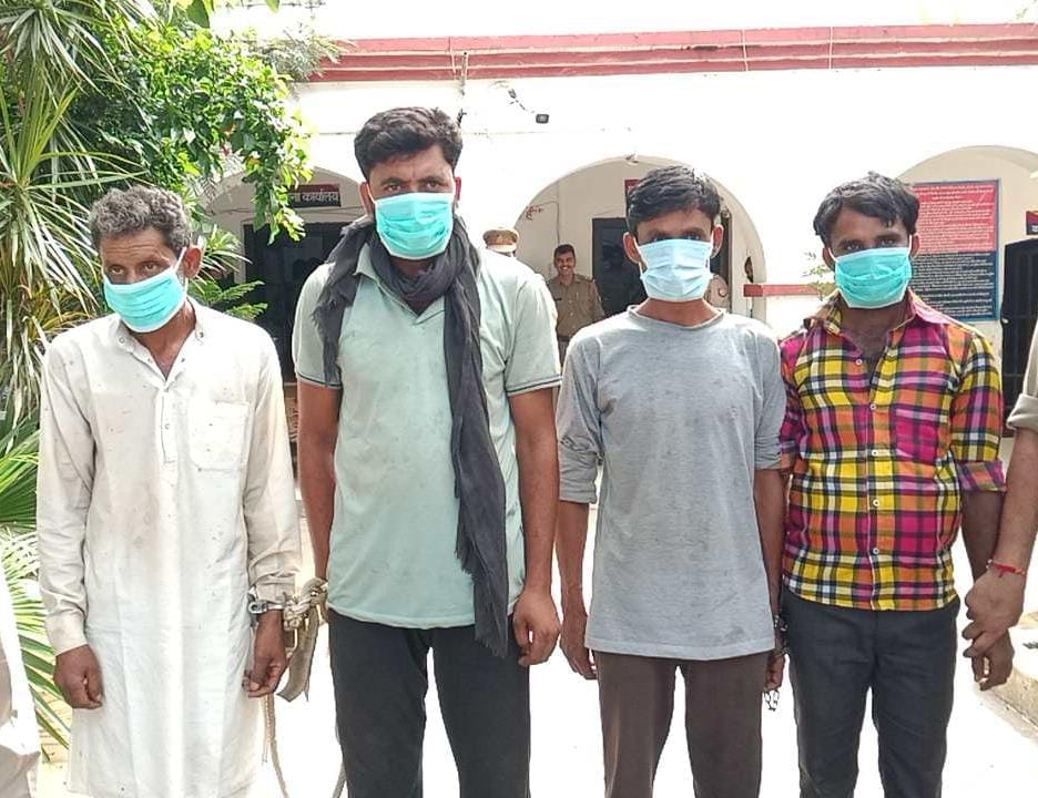Four crooks caught planning theft
