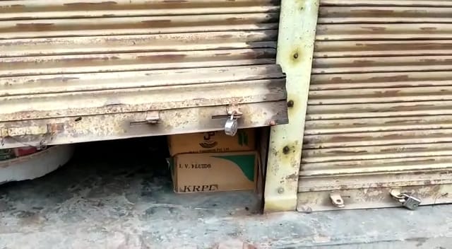etawah news,Millions stolen by breaking the shutters of two shops