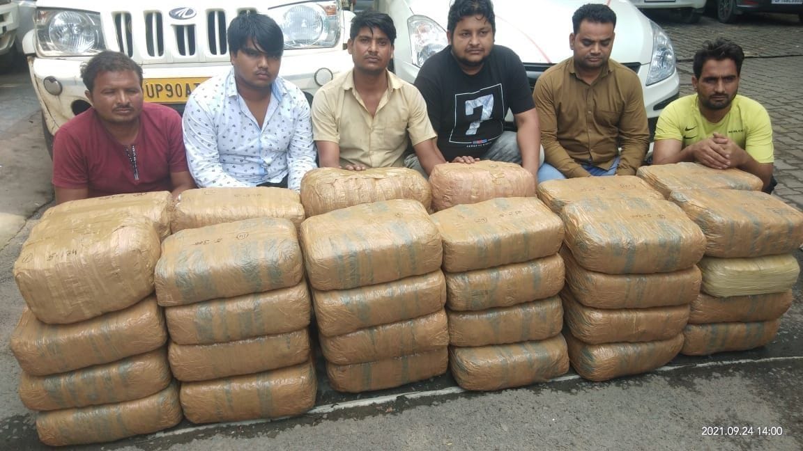 Six smugglers arrested with ganja worth 1.25 crore