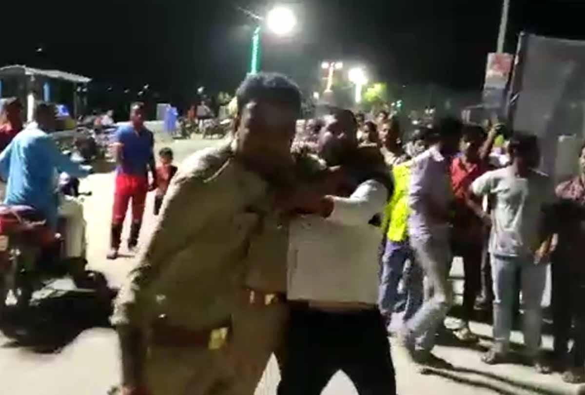 Mahoba: Drunk youth beat constable, tore uniform, case filed against accused