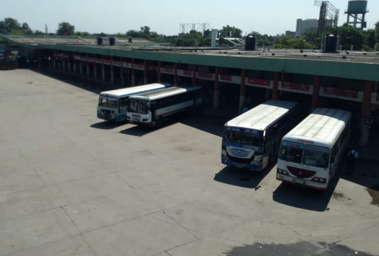 Punjab roadways Contract employees demonstrated at bus stand in many city